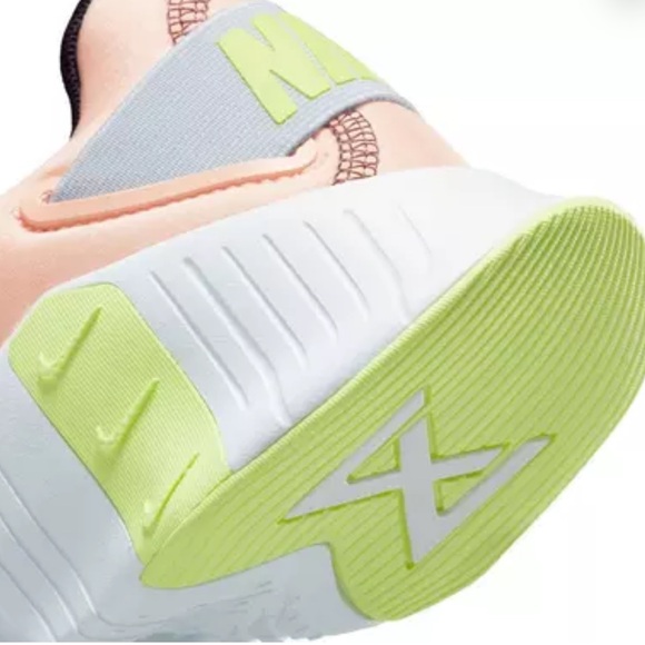 Nike Women’s metcon 4 Athletic Shoes - Picture 8 of 10